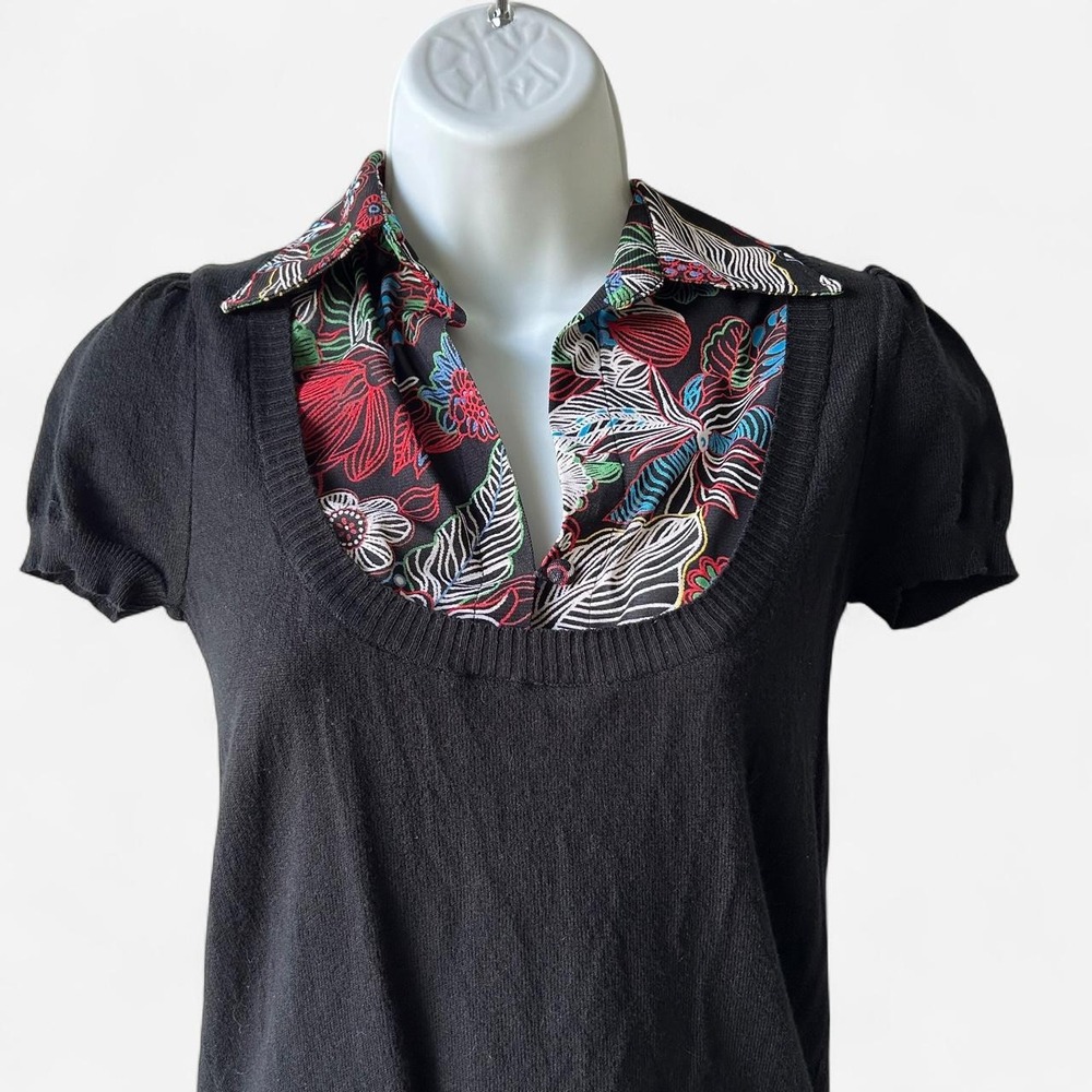 Bette Paige Black Knit Mock Layered Floral Blouse Top | Short Sleeve | Size: XS - Picture 3 of 7